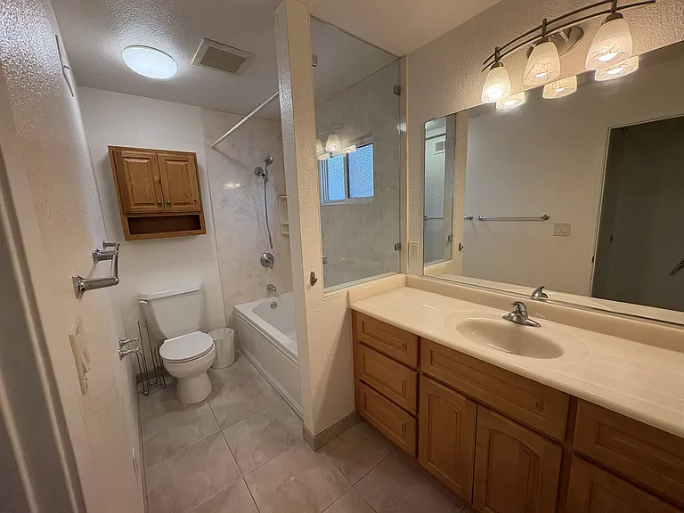 10238 N Portal Ave — Photo 5