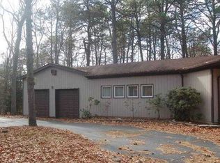 422A Wading River Manor Rd, Manorville, NY 11949