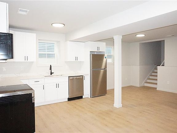 5th image of 11 Benton St