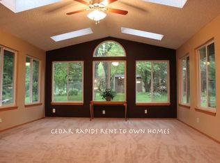 100 Brentwood Dr NE, Cedar Rapids, IA 52402