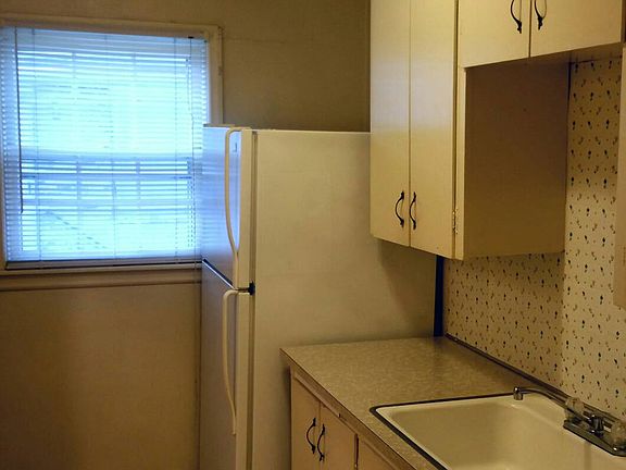 5th image of 214 S 9th St