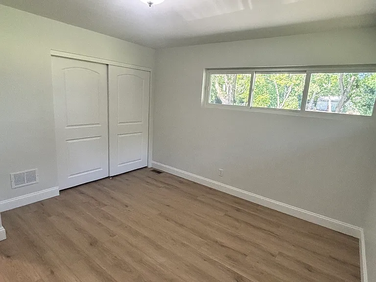 219 James Rd — Photo 13