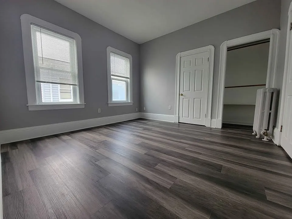 3 bed, 1000 sqft, $2,600 — Photo 2