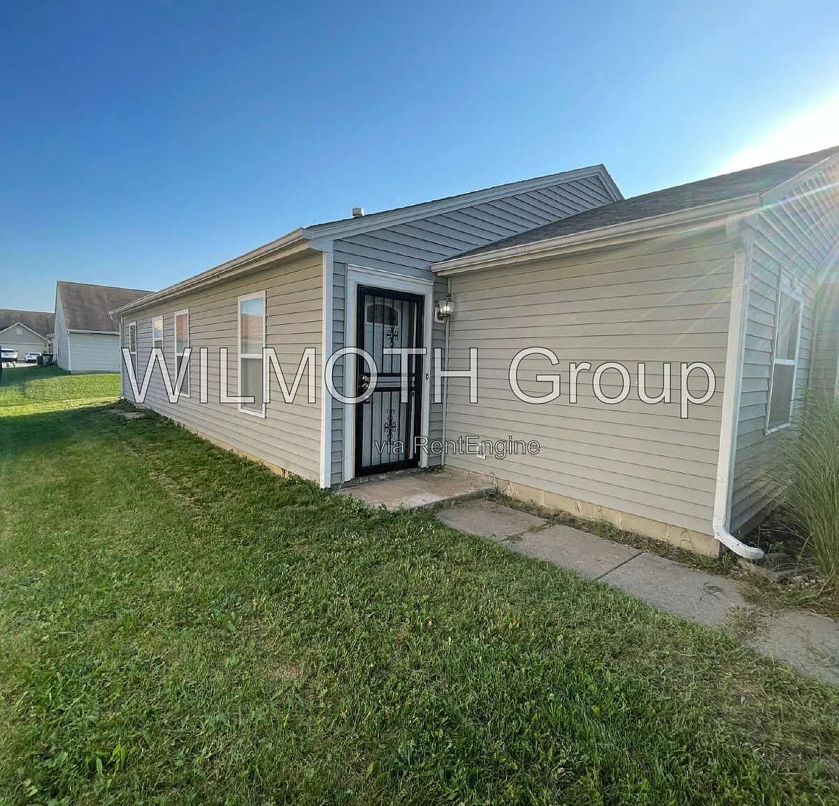 3 bed, 2.0 bath, 1264 sqft, $1,750 — Photo 2