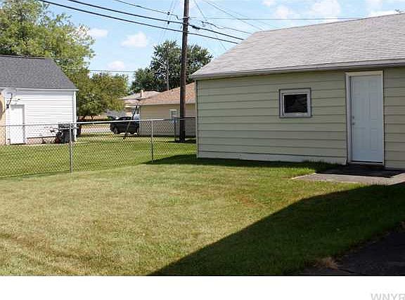 2nd image of 162 Joseph St