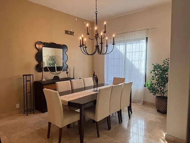 Dining room off Front Entry