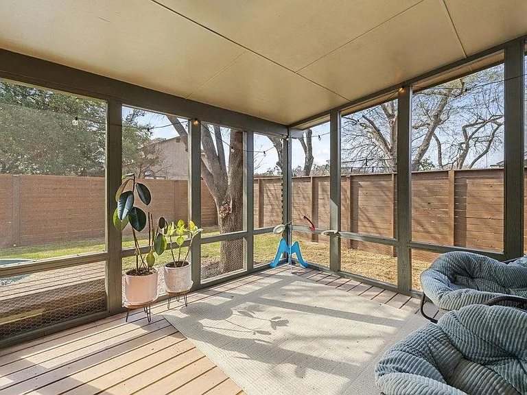 8202 Cache Dr — Photo 25