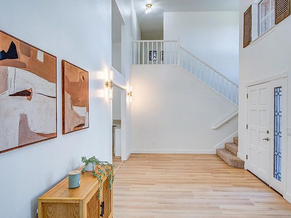 5th image of 724 Ashford Court