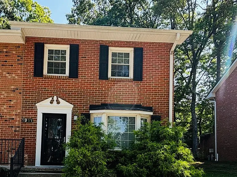 1911 Sussex Rd — Photo 1