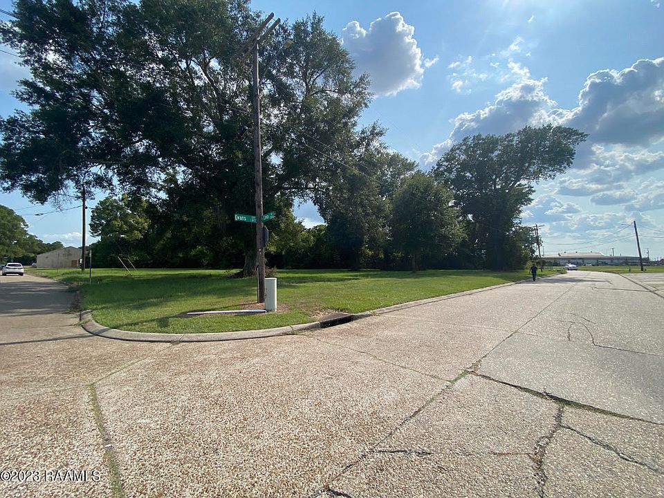1st image of S Loop St