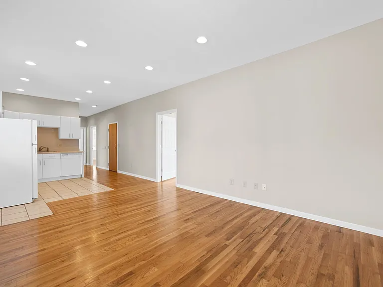 242 E 12th Ave #1 — Photo 5