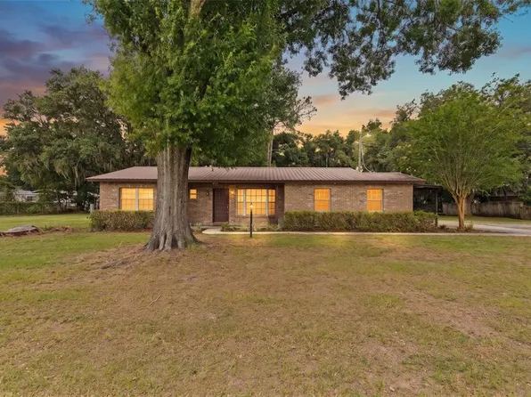 2803 E Trapnell Rd, Plant City, FL 33566