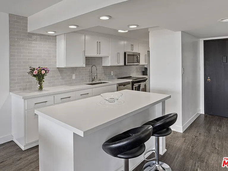 4267 Marina City Dr #106 — Photo 8