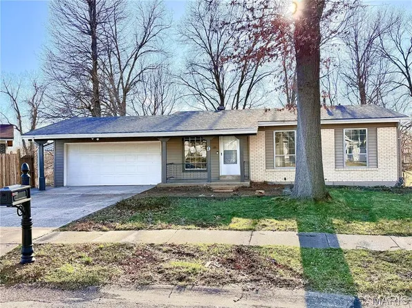 9 Vizcuya Ct, Florissant, MO 63033