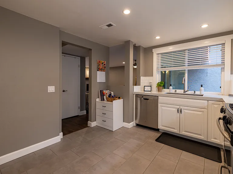 3783 Balboa Ter #D — Photo 8