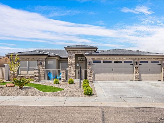 4th image of 2153 John Wayne Drive
