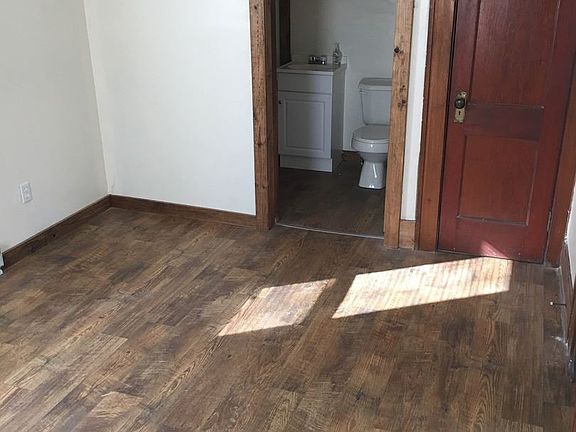 3rd image of 416 Shawnee Ave E #05