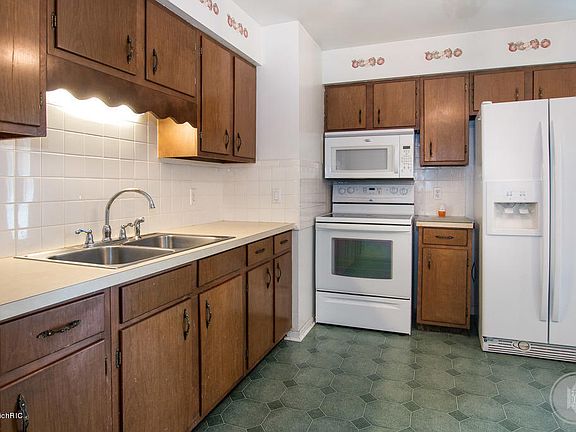 5th image of 5820 Larkspur Ln