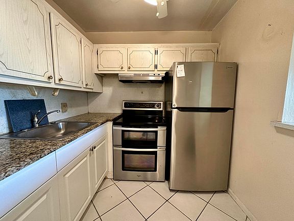 3rd image of 174 Cambridge H