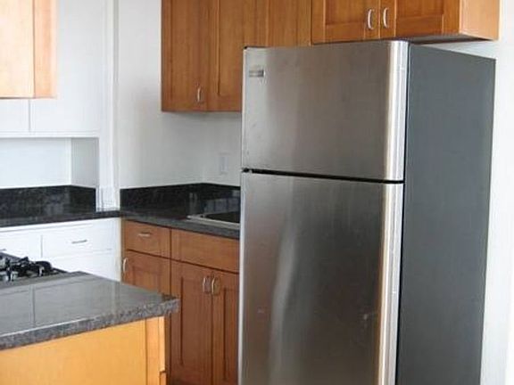 4th image of 510 26th Ave #408