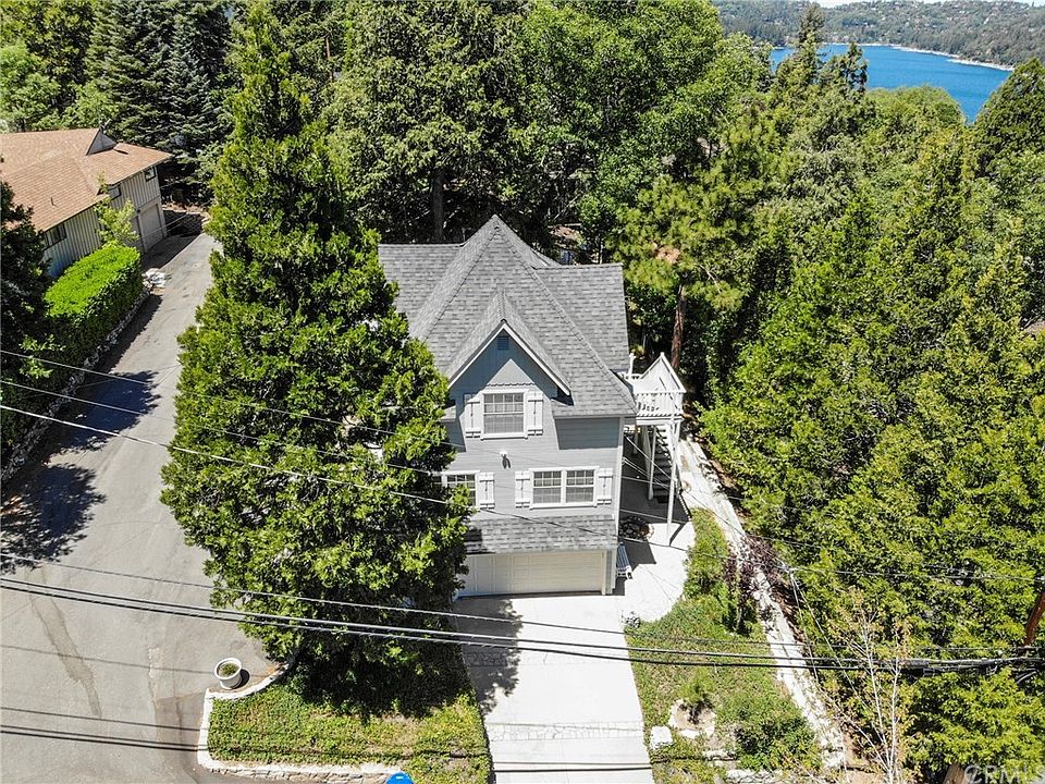 1st image of 306 Heliotrope Dr