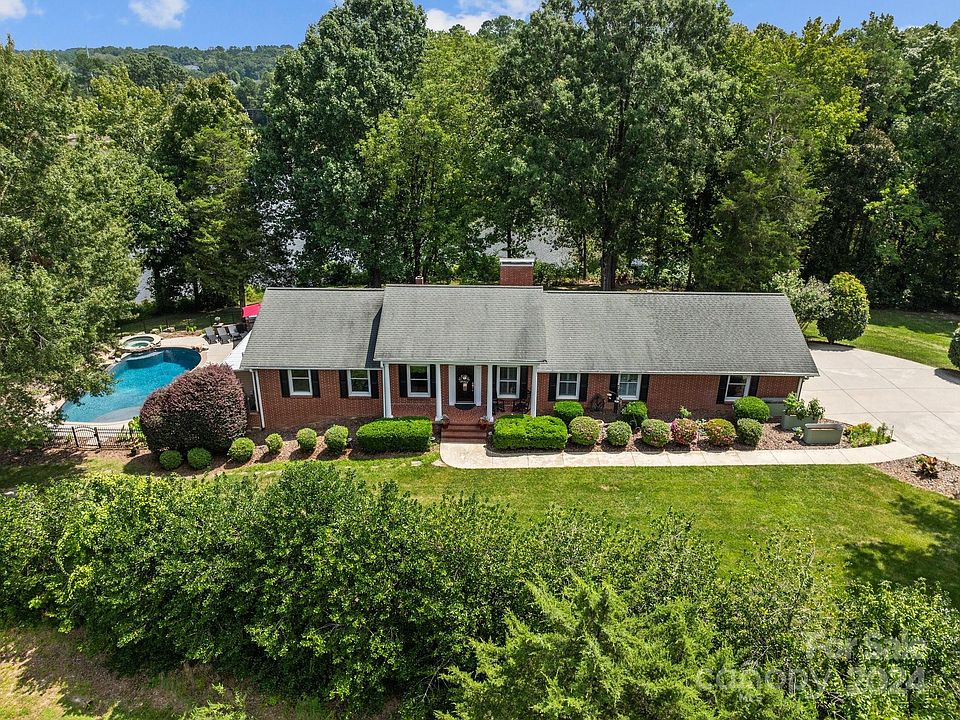 1st image of 2414 Pine Cape Ct