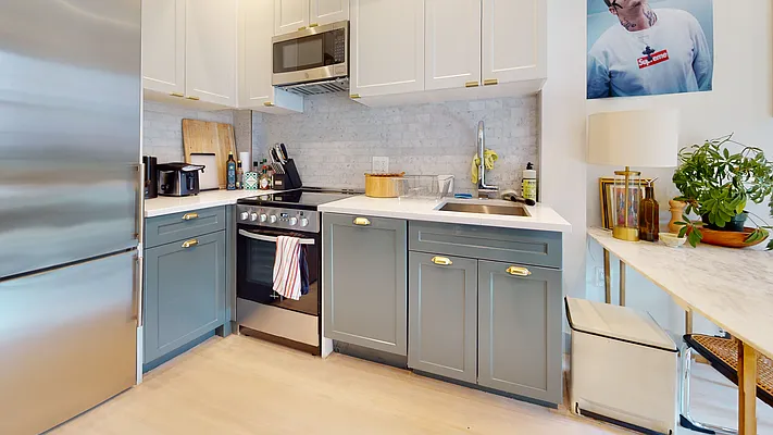 Rented by Bond New York | media 3