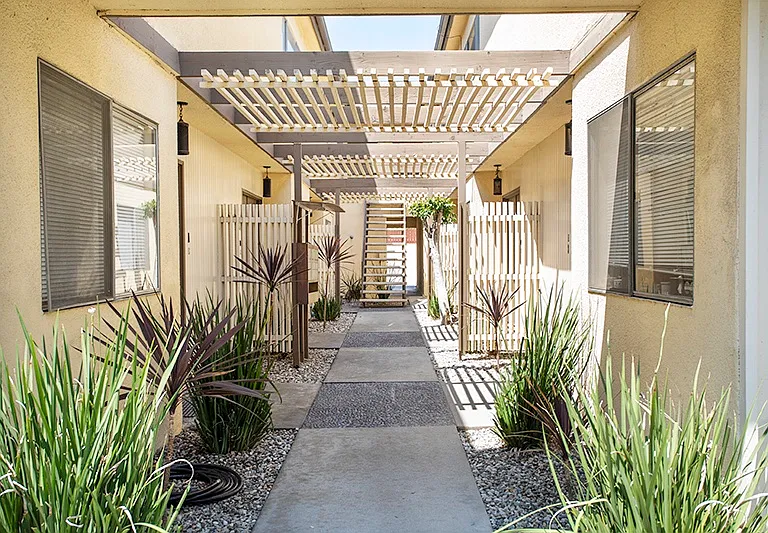 99 N Hermosa Ave #E — Photo 3