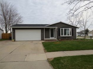 1257 Robin St, De Pere, WI 54115