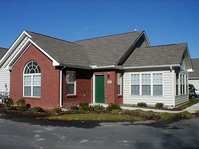 1st image of 200 Villa Dr