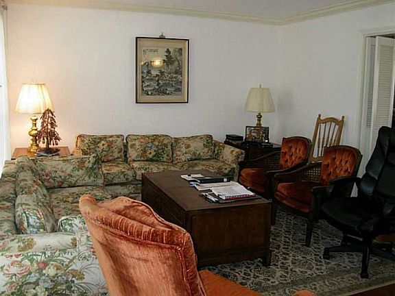 3rd image of 4204 Cleary Ave