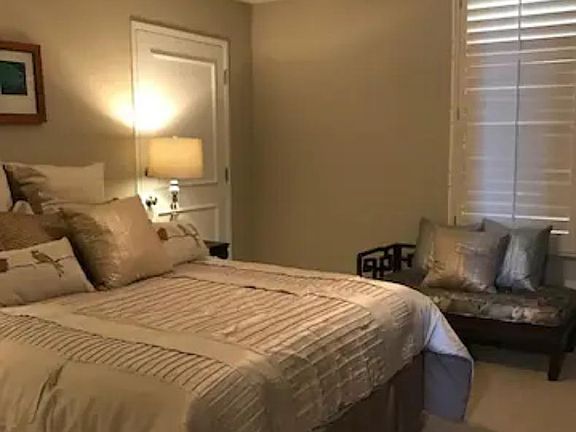 3rd image of 909 Coast Blvd Unit 20