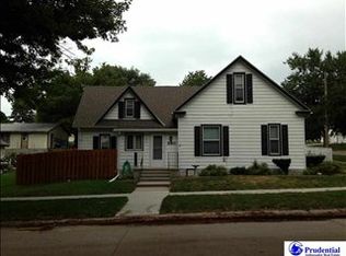 380 Locust St, Springfield, NE 68059