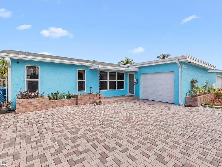 11831 NW 31st Pl — Photo 1