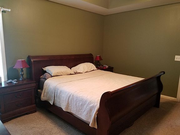 4th image of 100 Gentry Dr