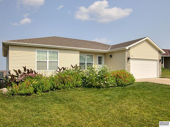 2nd image of 2324 NW 44th St