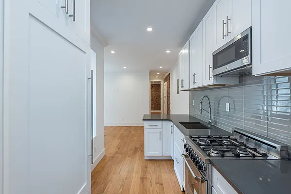 Rented by Nooklyn NYC LLC | media 43