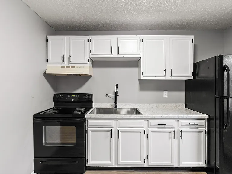 Fowler Apartments — Photo 7