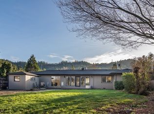 2142 W Foothill Dr, Roseburg, OR 97471