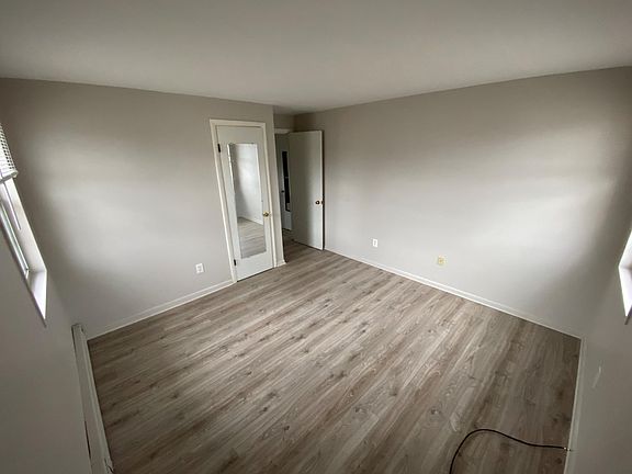 5th image of 445 Englewood Ave APT 4
