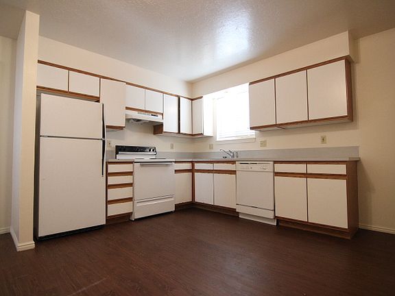 2nd image of 2093 Meppen Dr