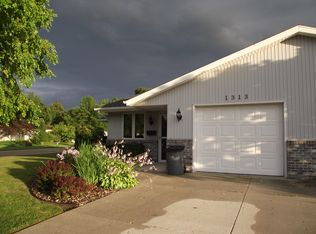 1313 Trimborn Ave, NEW HOLSTEIN, WI 53061