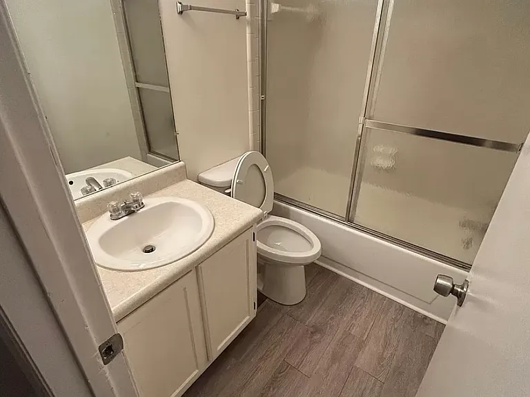 1320 Burgess Dr #1320 — Photo 17