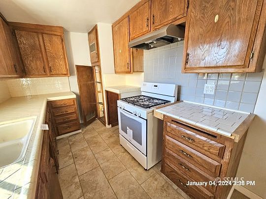 5th image of 439 W Reeves Ave