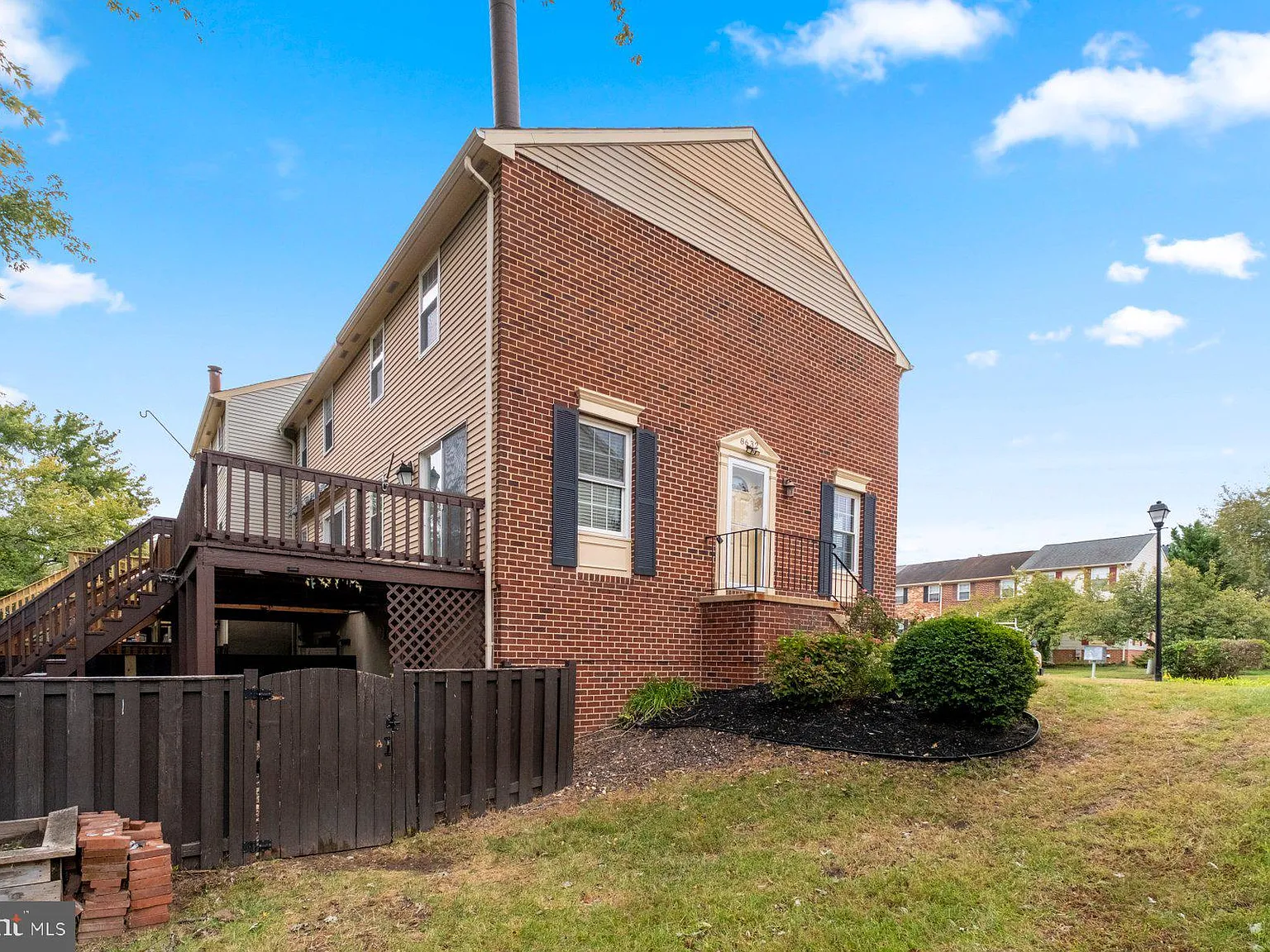 3 bed, 2.0 bath, 1680 sqft, $2,500 — Photo 3