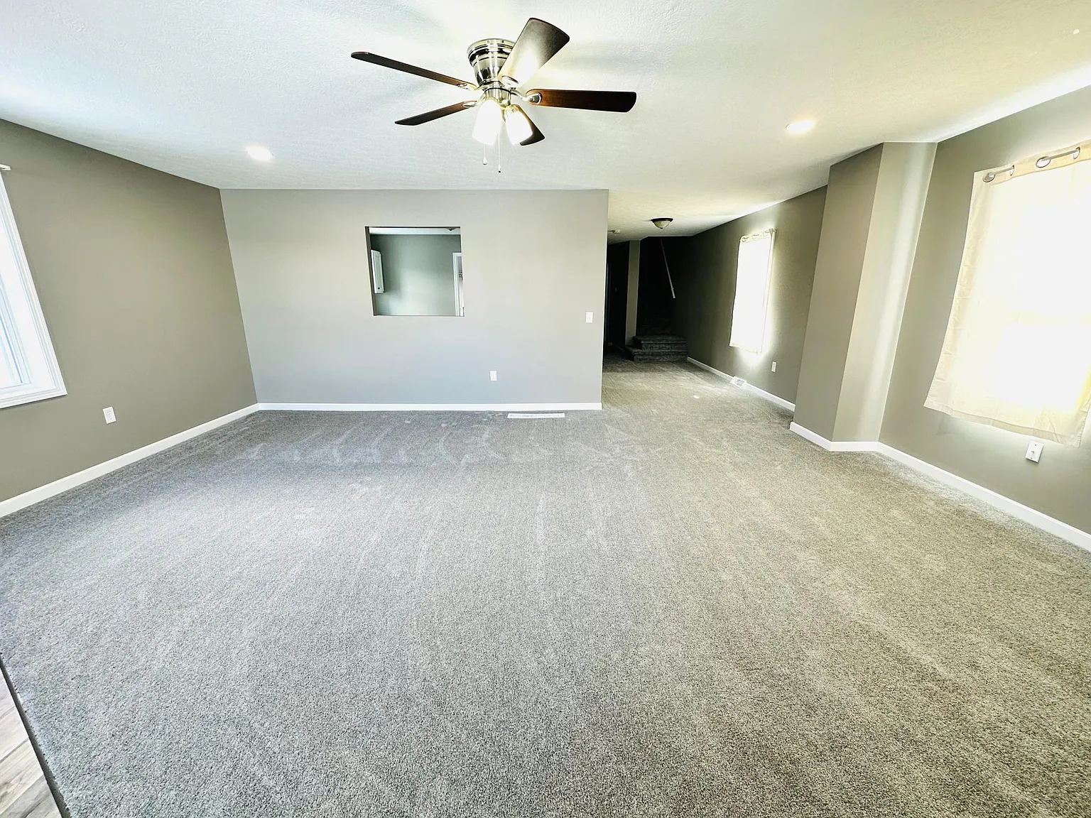 5 bed, 2.5 bath, 2166 sqft, $1,900 — Photo 2