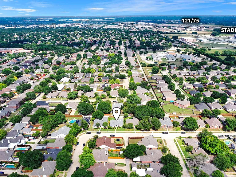 4305 Durango Ln — Photo 3