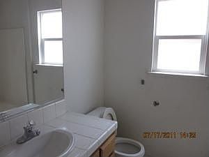 3rd image of 1286 W Cortner St