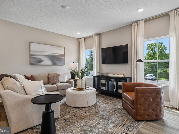 5th image of 227 Valor Ln