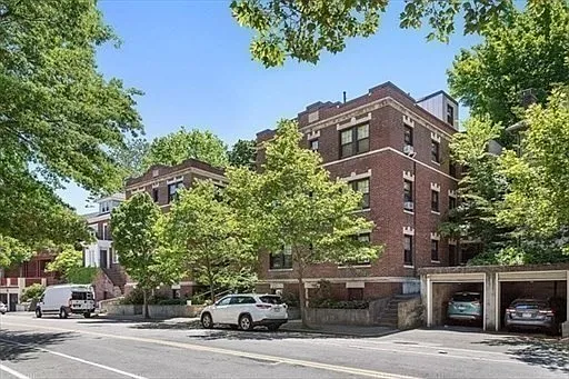 588 Washington St #2 — Photo 6